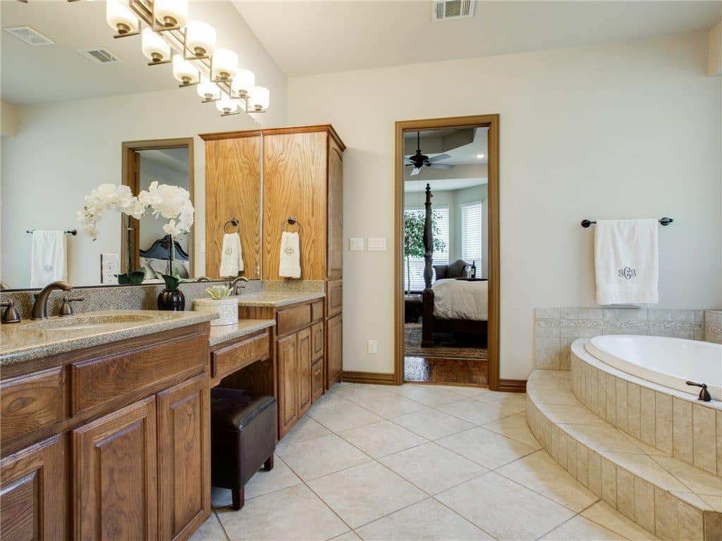 2505-lake-ridge-rd-master-bath-1024x768