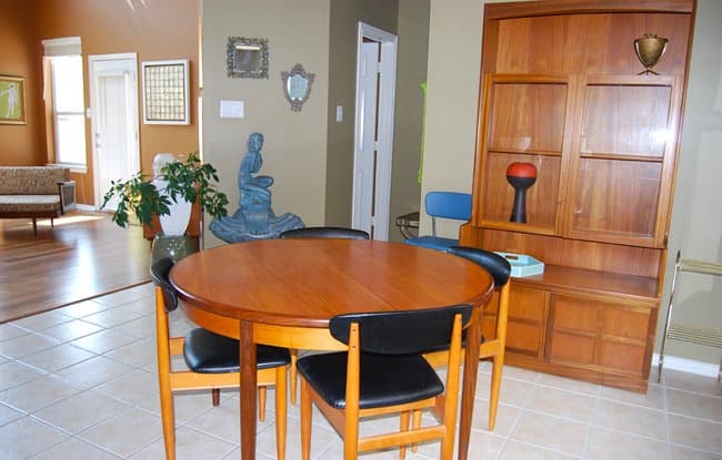 251967_10150885318200633_863095379_n