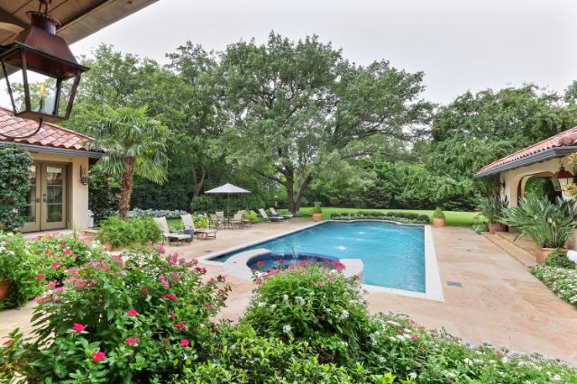 01_10211Waller_001_mls