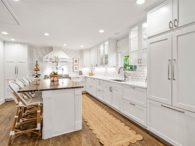 DD194ED8-4C74-43D4-B041-A32825E944BE