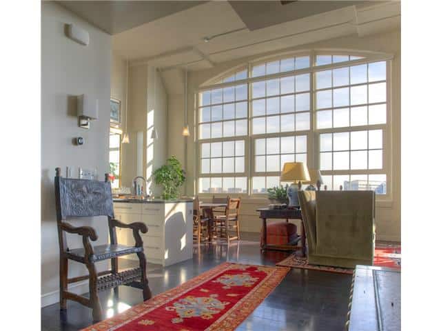 2600-W-7th-ST-2738-Entry
