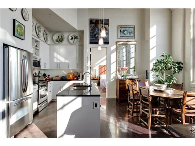 2600-W-7th-ST-2738-Kitchen-Dining