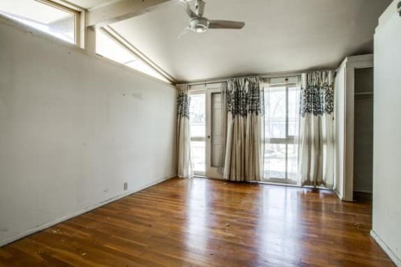 2604-Andrea-Bedroom-575x383