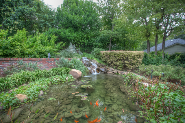 2617-Colonial-Parkway-2