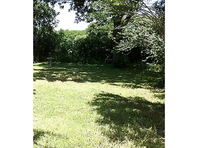 2644-W-Seminary-backyard