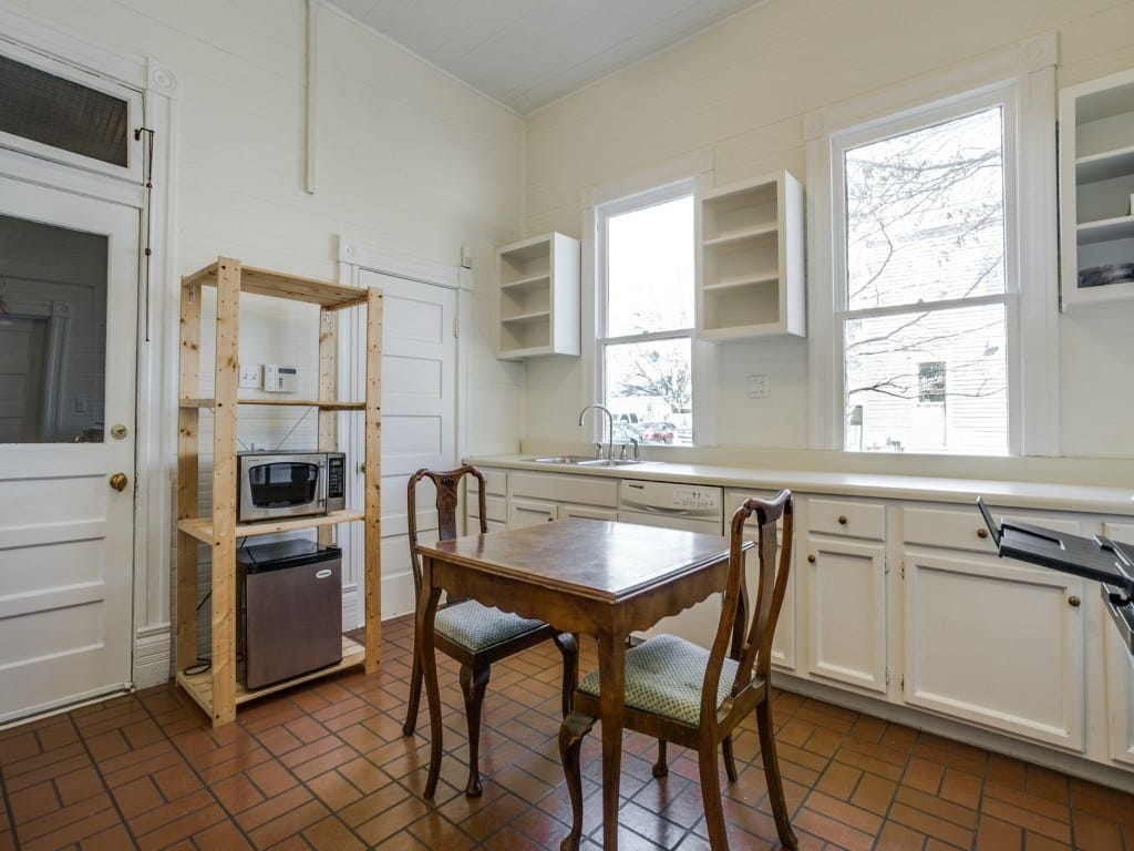 2701-Hibernia-11-kitchen-1024x768