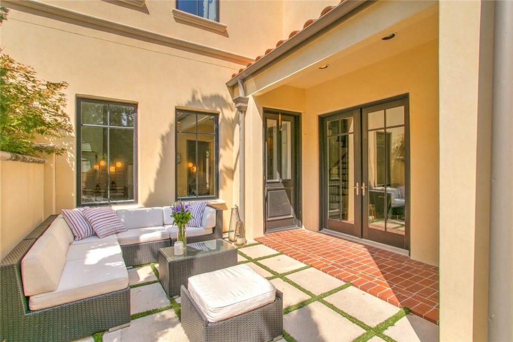 2712-Calder-exterior-1024x682