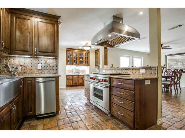 2726-Lawtherwood-Kitchen-1