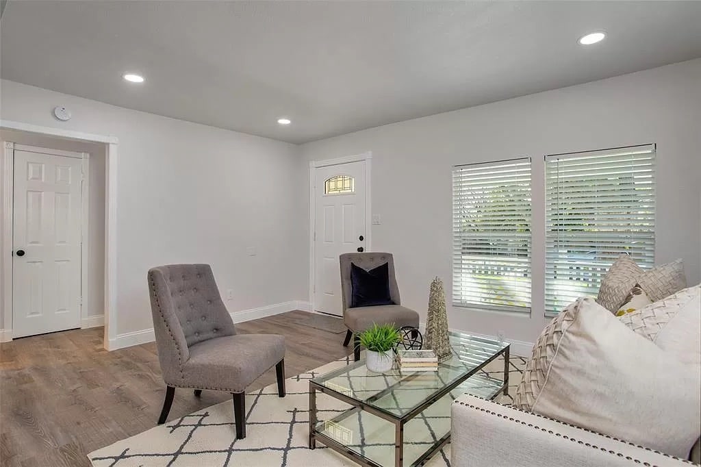 F870DCA0-E4BF-4120-8BE1-F1DDE96D0957