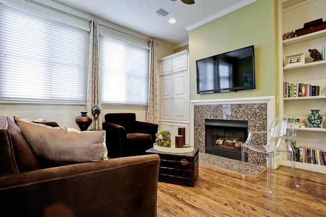2805-Thomas-Family-Room