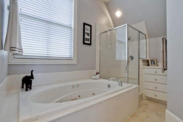 2805-Thomas-Master-Bath