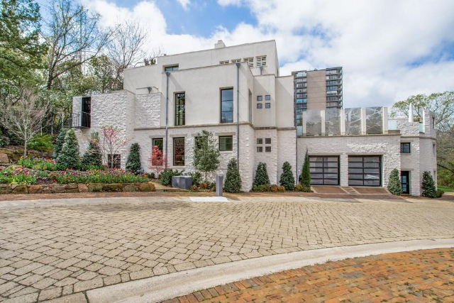 2814-Park-Bridge-Court-entry