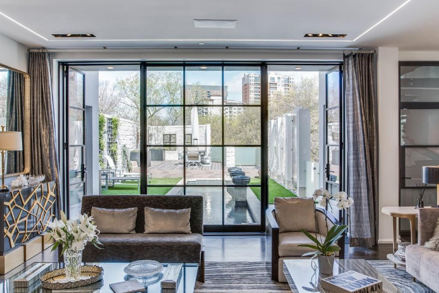 2814-Park-Bridge-Court-entry