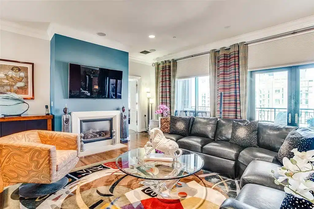 2828-Hood-Street-No-1202-4