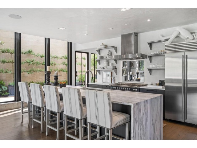 2837-Park-Bridge-Court-8