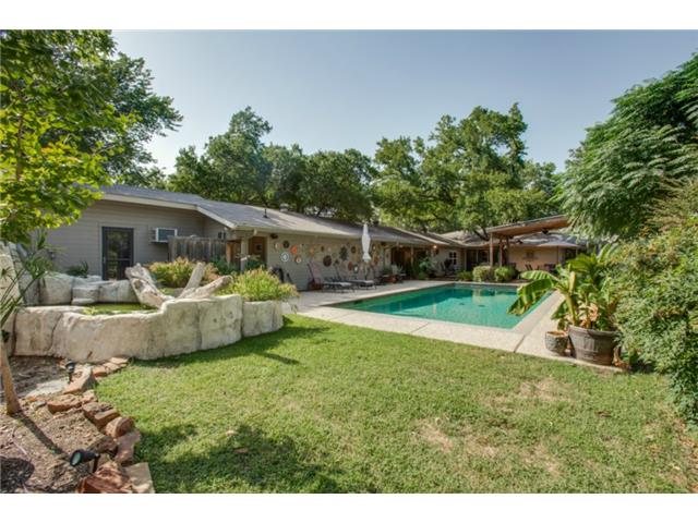 2848-Woodmere-Backyard