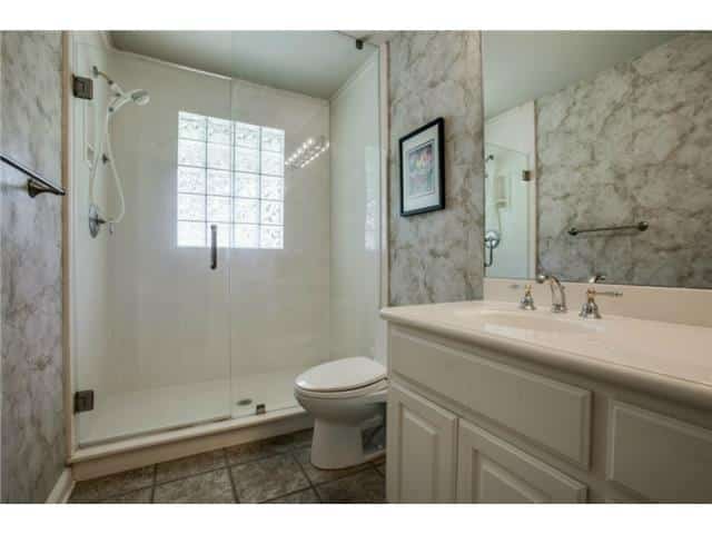 2848-Woodmere-Hall-bath