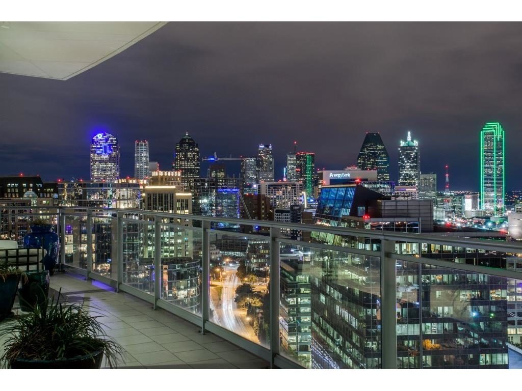 2900-McKinnon-2901-night-view-1024x768