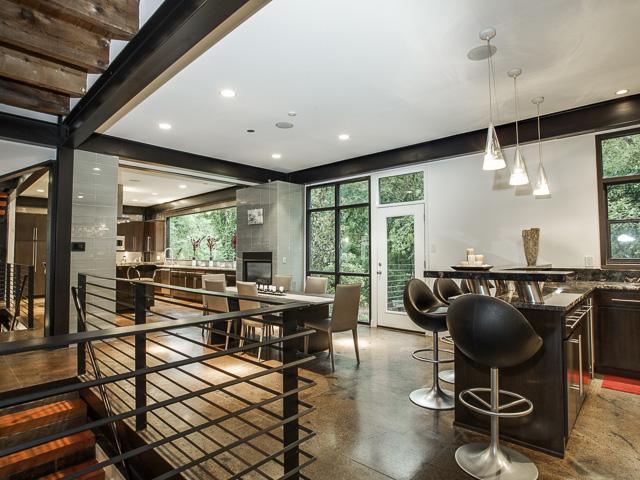 2935-Magnolia-Hill-Court-stairs