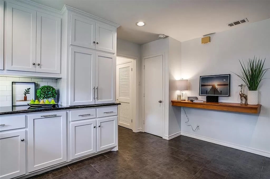 8824870D-278F-47ED-B77E-04195D48FFEE