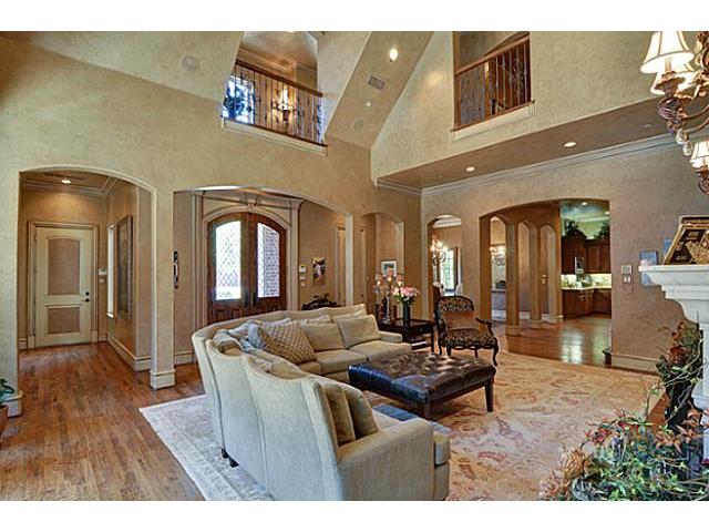 3-Bluff-Park-Living-2