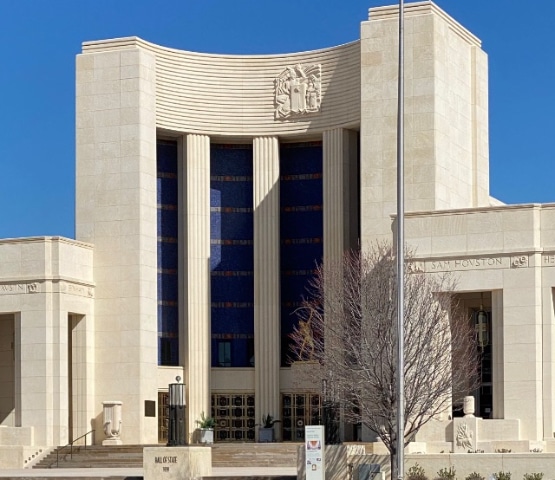 3-cropped-Hall-of-state-IMG_6027