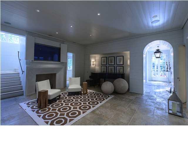 301-Western-lake-drive-LR1