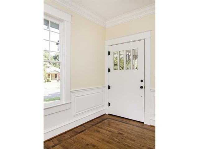 307-N.-Winnetka-Front-Door