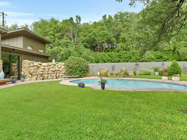 309-Hazelwood-Backyard-2