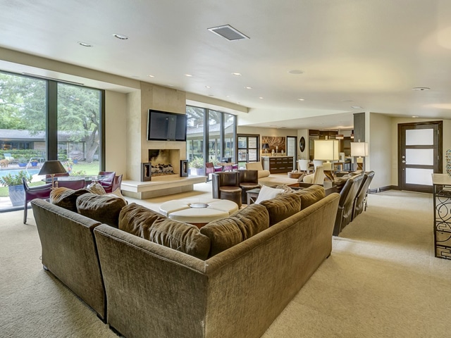 309-Hazelwood-Living-2