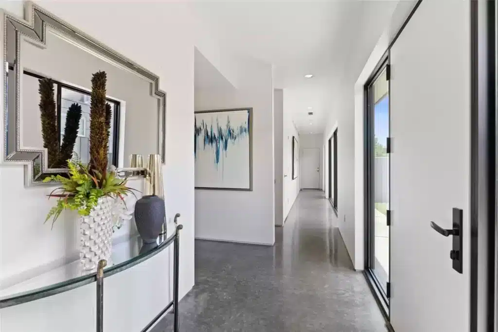 31-vanguard-way-outdoors-1024x683