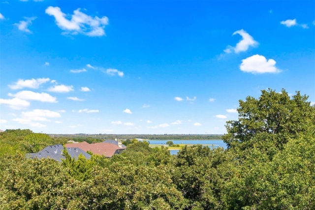 3128-Overlook-Circle-view