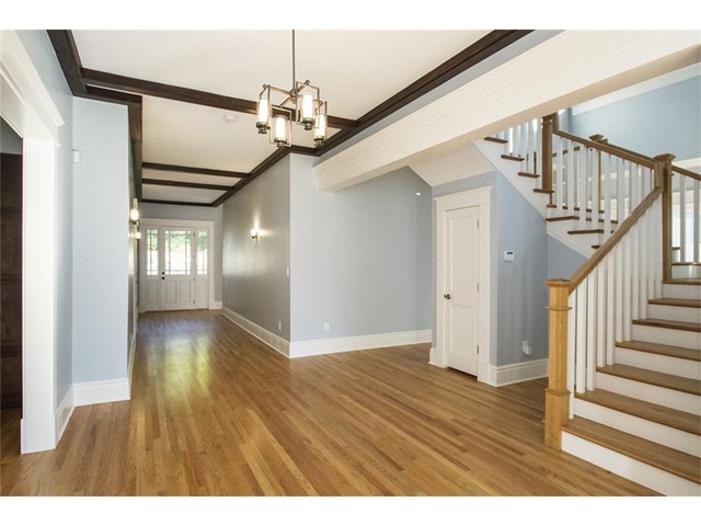 314-S.-Winnetka-Foyer