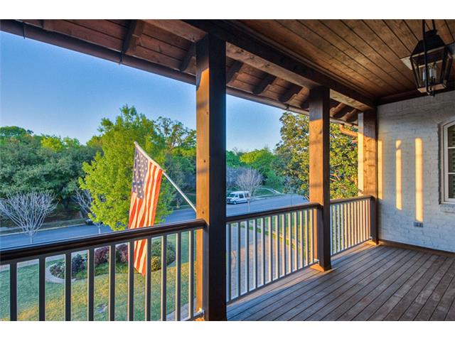 3141-Southwestern-front-porch
