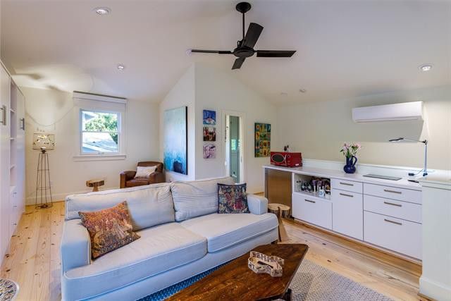 319-N.-Edgefield-Ave.11