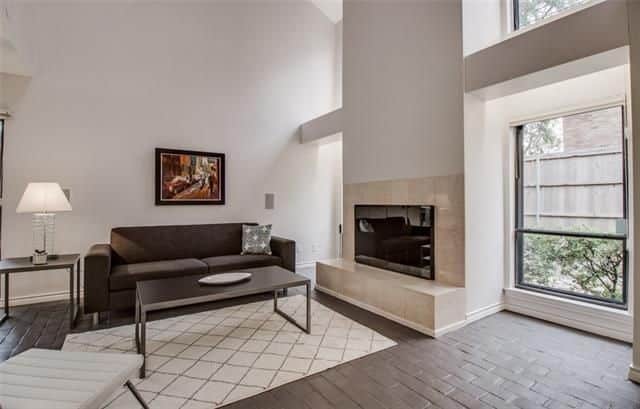 3220-Oliver-Ave.-Living-2