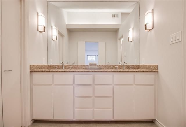 3220-Oliver-Ave.-Vanity