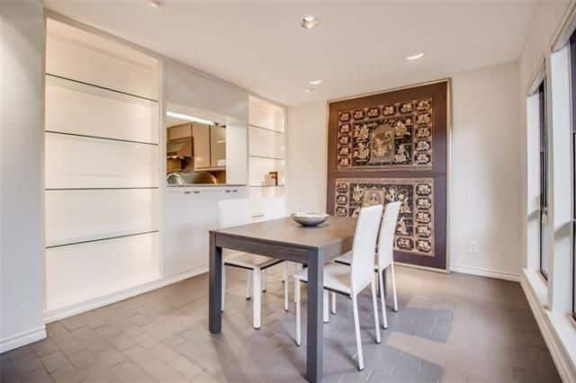 3220-Oliver-Ave.-dining