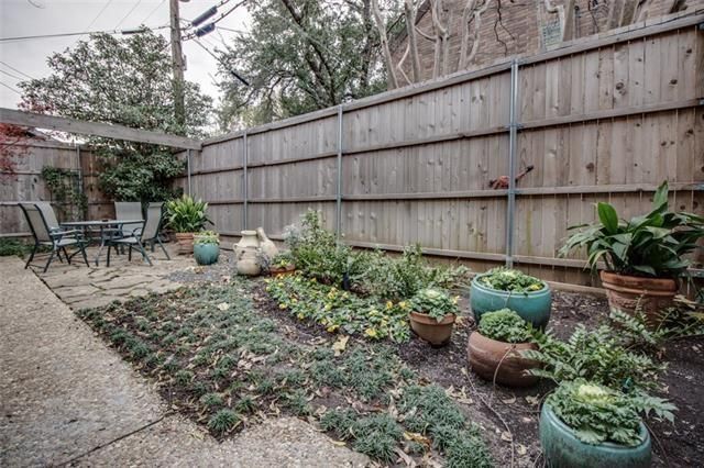 3220-Oliver-Ave.-garden