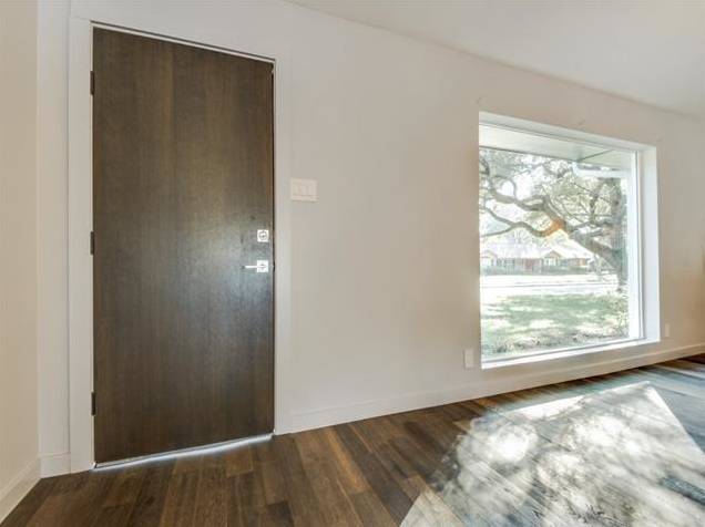 3239-Whirlaway-Road-Front-Door