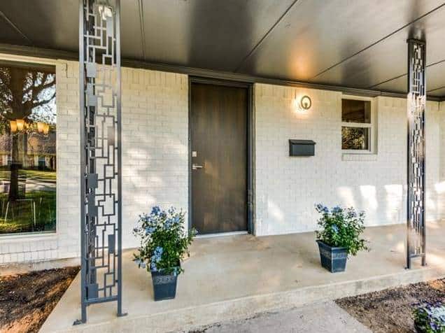 3239-Whirlaway-Road-Porch