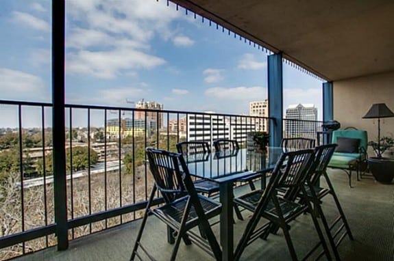3310-Fairmount-10B-Balcony-575x382