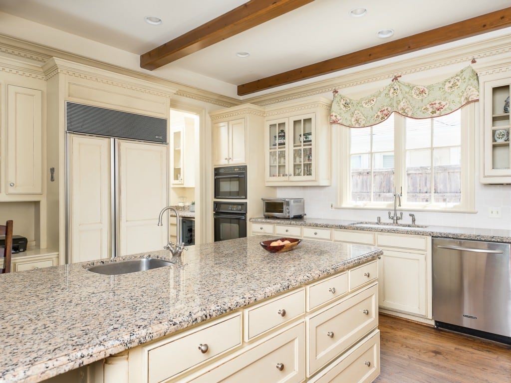 3325-Greenbrier-kitchen-1024x768