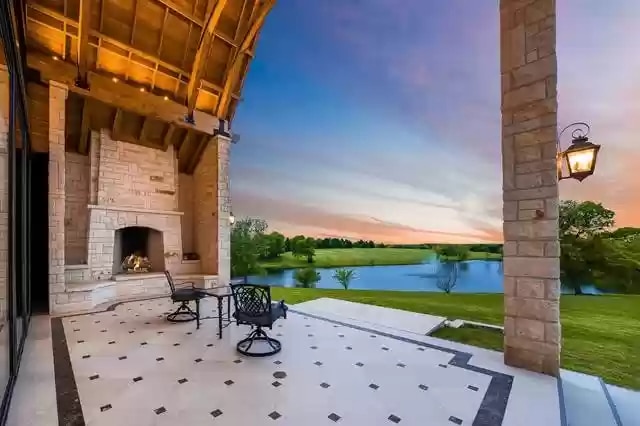 339-Town-East-Blvd-o