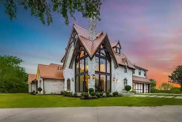 339-Town-East-Blvd-o