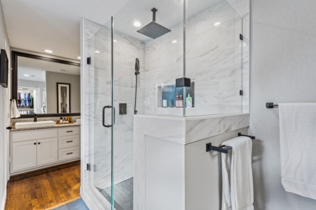 04_13429Hughes_004-1