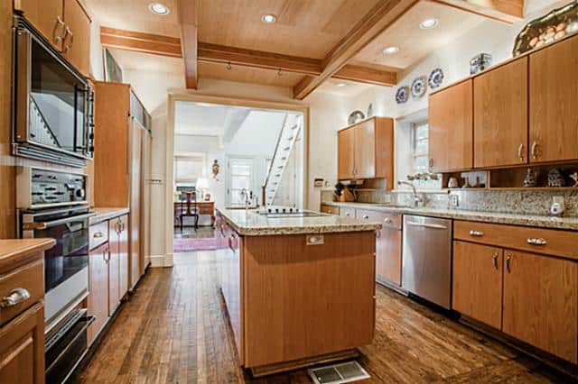 3441-University-kitchen