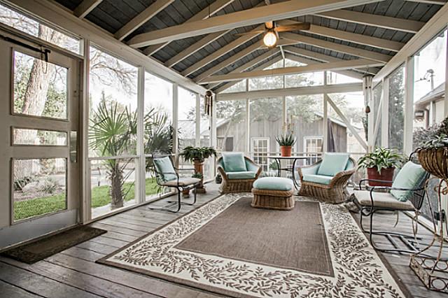 3441-University-porch