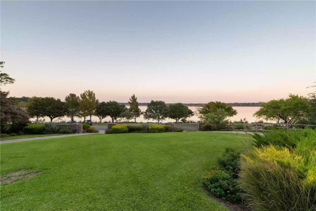 3514-Lawther-30-view-to-lake