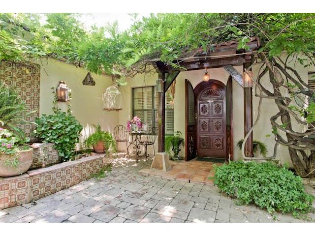 3544-Rankin-Courtyard